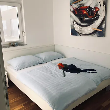 Apartman Lea *