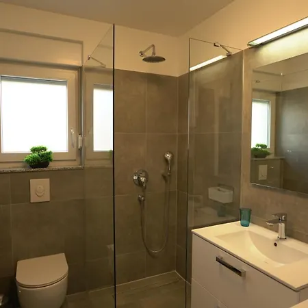 Apartament Lea *